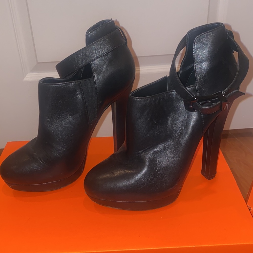 Pre-Loved. - image 3